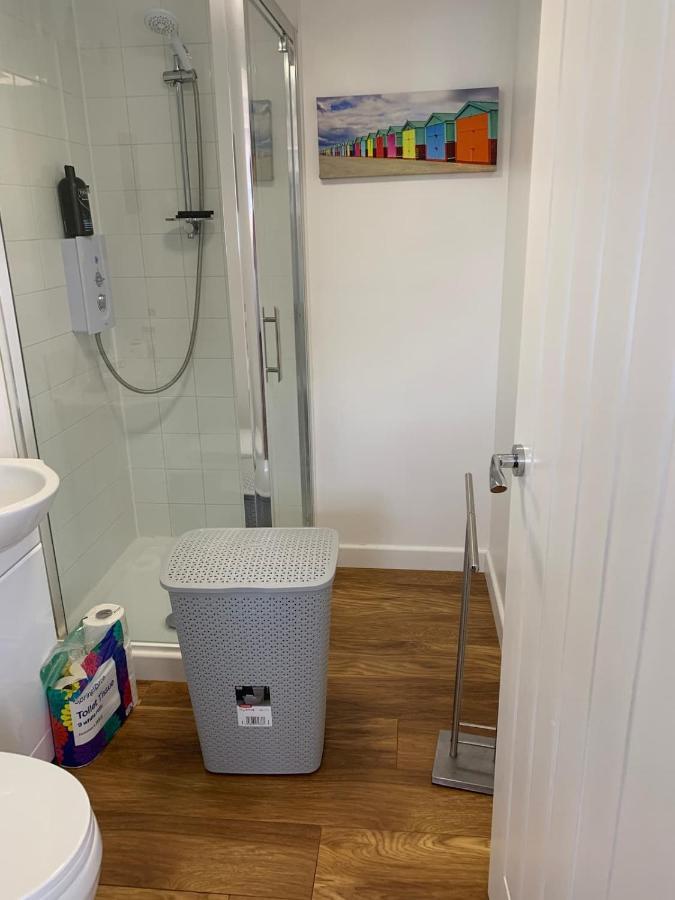 Holiday home Lindas Free Parking Air Con Provisions Included Brighton