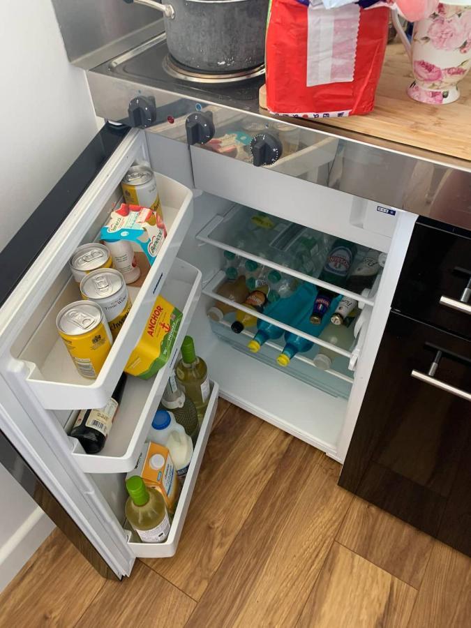 Lindas Free Parking Air Con Provisions Included * Brighton