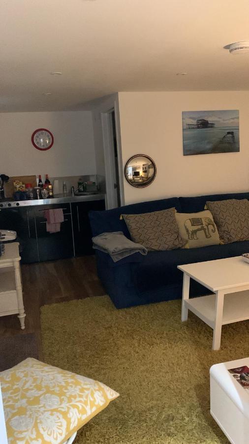 Holiday home Lindas Free Parking Air Con Provisions Included
